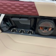 2024 Mastercraft XT20 - Midnite Black/Sangria Flake